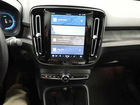 Used 2023 Volvo C40 P8 Recharge Ultimate image 13