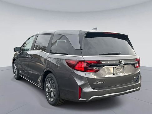 New 2026 Honda Odyssey Touring image 6
