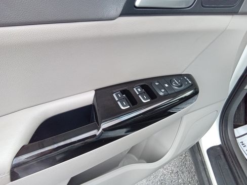 Used 2019 Kia Sportage EX image 12