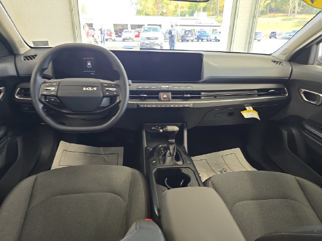 Used 2025 Kia K4 FWD image 11