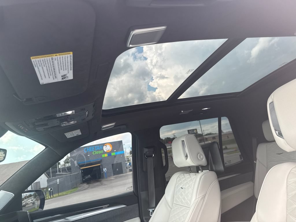 Used 2025 Cadillac Escalade V AWD/4WD image 25