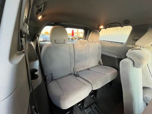 Used 2020 Toyota Sienna LE image 35
