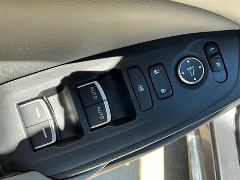 Used 2018 Honda Accord Touring image 22