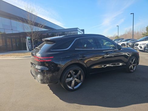 Used 2025 Genesis GV70 3.5T Sport w/ Sport Prestige Package image 4