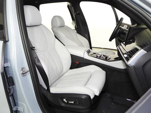 Used 2024 BMW X5 xDrive50e w/ M Sport Package AWD/4WD image 19