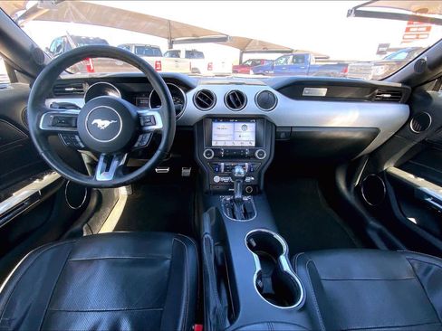 Used 2016 Ford Mustang Premium image 16