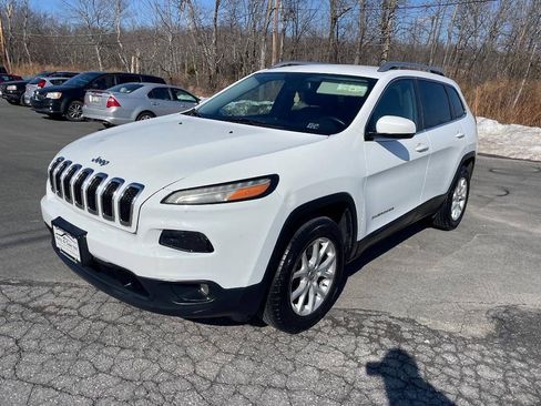 Used 2017 Jeep Cherokee Latitude w/ True North Edition AWD/4WD image 1