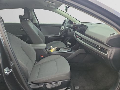 Used 2025 Kia K4 LXS image 15
