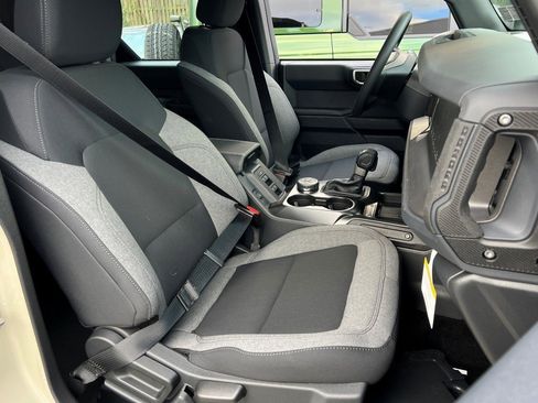 New 2025 Ford Bronco 4-Door image 8
