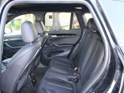 Used 2018 BMW X1 xDrive28i AWD/4WD image 9