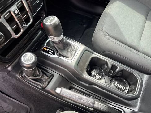 Used 2021 Jeep Wrangler Unlimited Sport AWD/4WD image 24