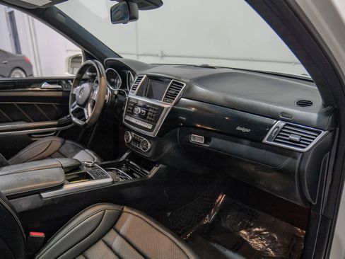 Used 2016 Mercedes-Benz GL 63 AMG 4MATIC image 17