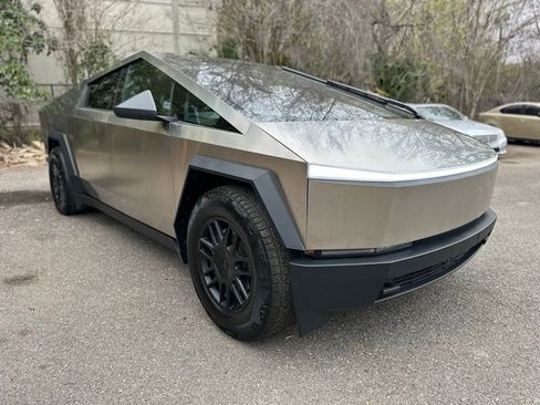 Used 2024 Tesla Cybertruck AWD Crew Cab image 2