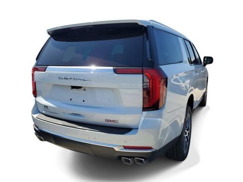 New 2026 GMC Yukon XL Denali w/ Denali Reserve Package AWD/4WD image 5