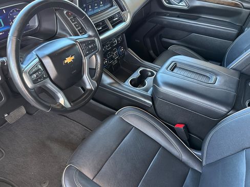 Used 2023 Chevrolet Suburban Premier image 11