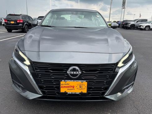 Used 2023 Nissan Altima 2.5 SV image 9