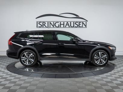 Used 2024 Volvo V60 B5 Cross Country Plus