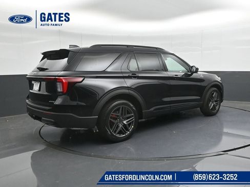 New 2026 Ford Explorer ST-Line w/ ST-Line Street Pack image 2