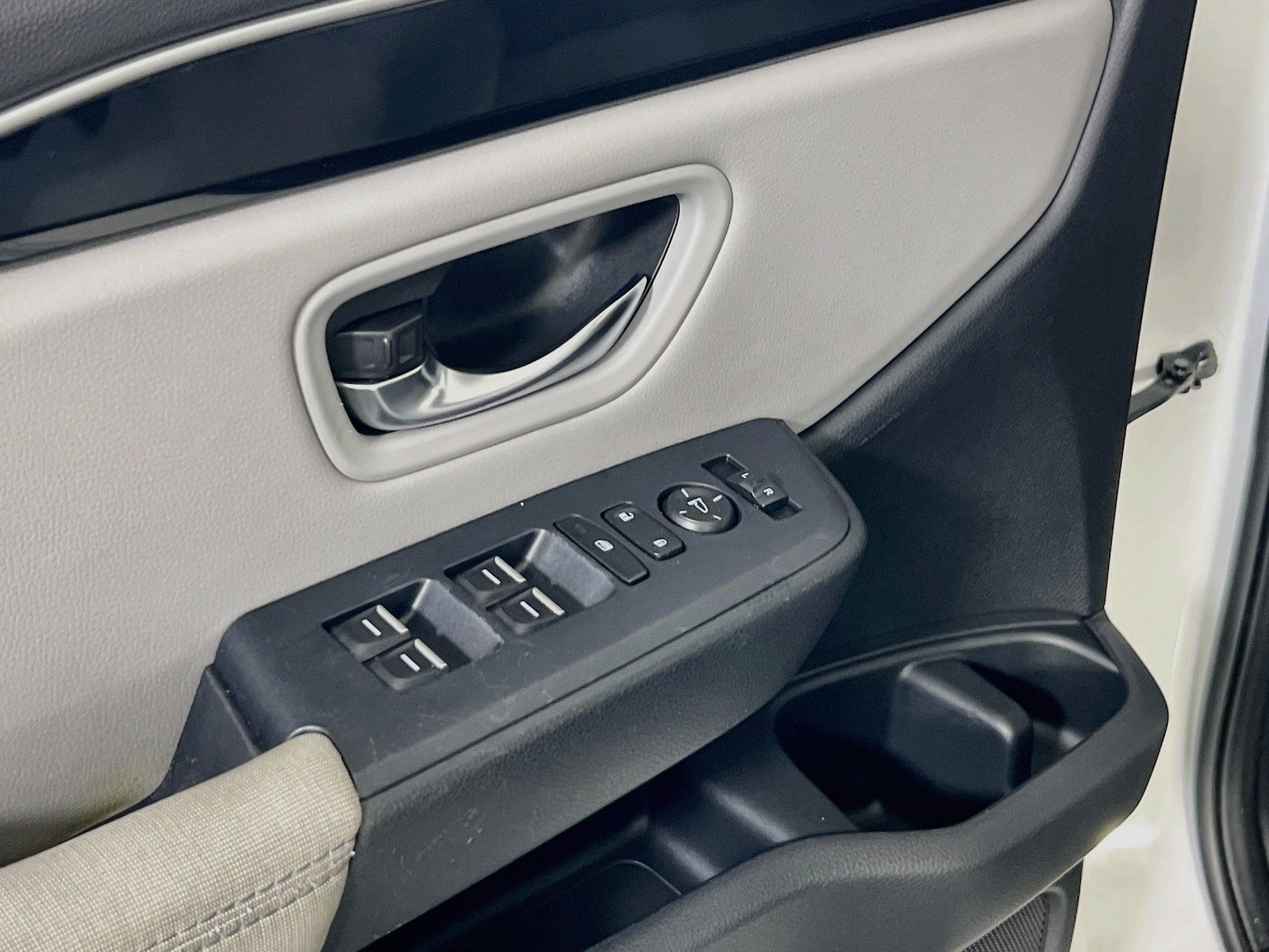 Used 2023 Honda Pilot LX image 17