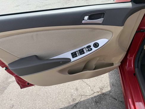 Used 2014 Hyundai Accent GLS FWD image 8