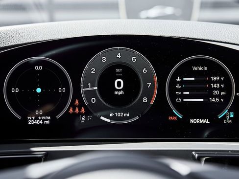 Used 2025 Porsche Cayenne image 59