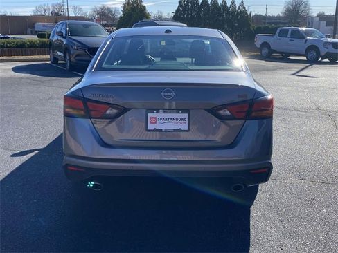 Used 2024 Nissan Altima 2.5 SR image 5
