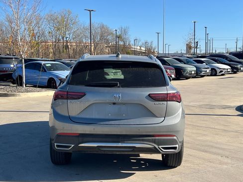 Used 2024 Buick Envision Preferred image 11