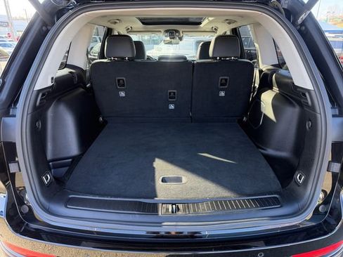 Used 2023 Jeep Grand Cherokee Limited w/ Luxury Tech Group II image 36