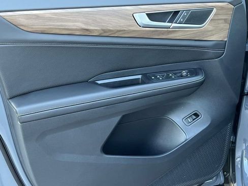 New 2026 Volkswagen Atlas SE FWD image 9