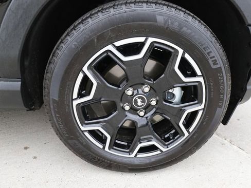 Used 2025 Ford Bronco Sport Outer Banks w/ Outer Banks Tech Package+ AWD/4WD image 7