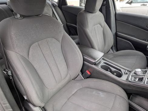 Used 2015 Chrysler 200 Limited w/ Convenience Group image 18