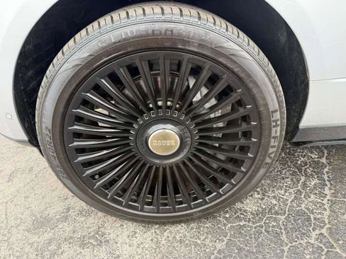 Used 2016 Land Rover Range Rover Long Wheelbase Supercharged image 9