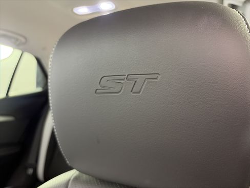 Used 2025 Buick Envision Sport Touring AWD/4WD image 18