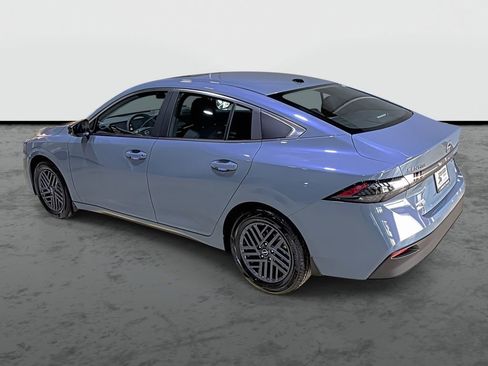 New 2026 Nissan Sentra SV w/ SV Convenience Package FWD image 2