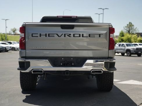 Used 2023 Chevrolet Silverado 1500 LT AWD/4WD image 4