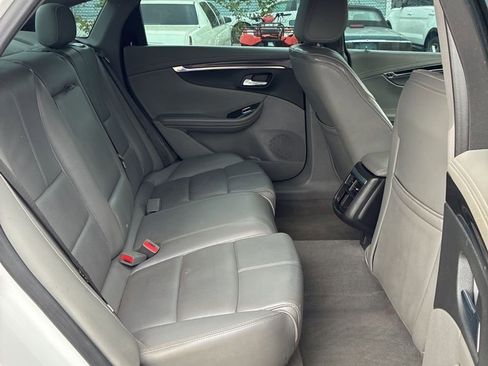 Used 2017 Chevrolet Impala Premier w/ Enhanced Convenience Package FWD image 13