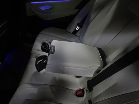 Used 2017 Mercedes-Benz E 400 4MATIC Wagon image 19