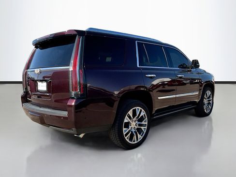 Used 2017 Cadillac Escalade Premium Luxury image 3