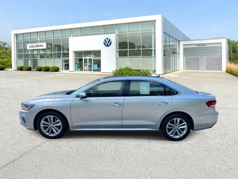 Used 2020 Volkswagen Passat 2.0T SE FWD image 2