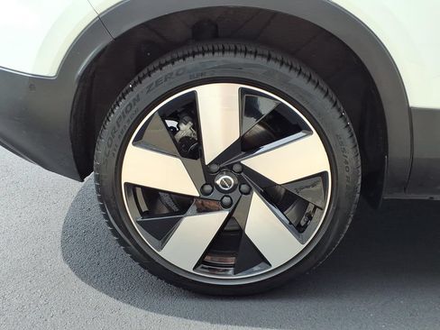 Certified 2023 Volvo XC40 Recharge Ultimate w/ Protection Package Premier AWD/4WD image 6