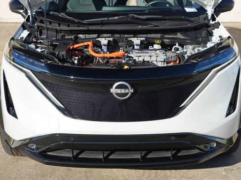 Used 2024 Nissan Ariya FWD image 7