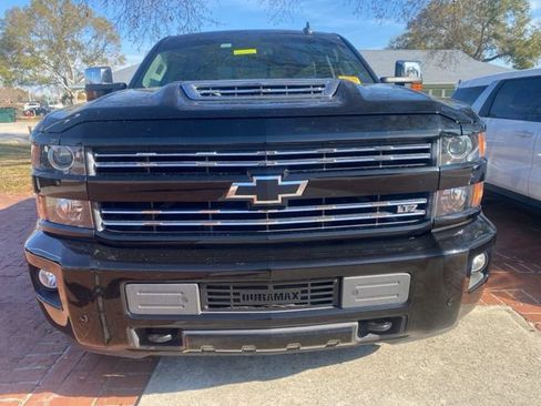 Used 2019 Chevrolet Silverado 2500 LTZ w/ Duramax Plus Package image 16