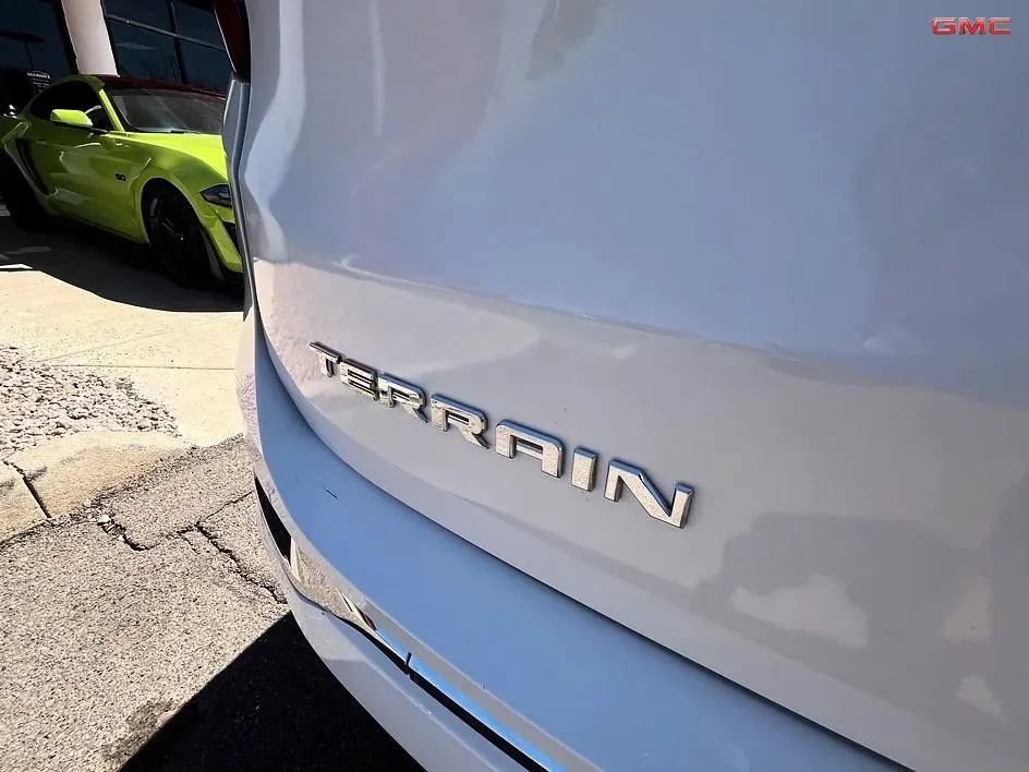 Used 2019 GMC Terrain Denali w/ Driver Alert Package II FWD image 24