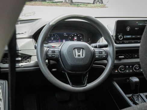 Used 2023 Honda Accord EX image 6