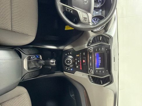 Used 2018 Hyundai Santa Fe Sport image 26