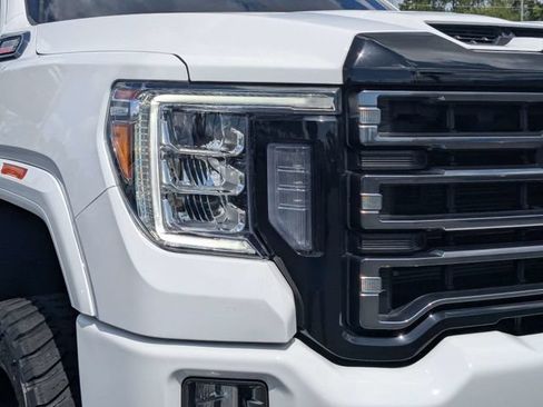 Used 2022 GMC Sierra 2500 AT4 w/ AT4 Premium Plus Package AWD/4WD image 9