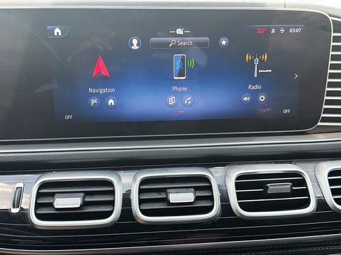 Used 2024 Mercedes-Benz GLS 450 4MATIC image 29