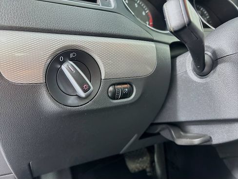 Used 2017 Volkswagen Jetta SE FWD image 10