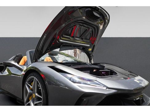 Used 2022 Ferrari F8 Tributo RWD image 21