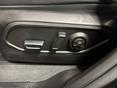 Used 2022 Jeep Grand Cherokee L Limited w/ Luxury Tech Group II AWD/4WD image 22